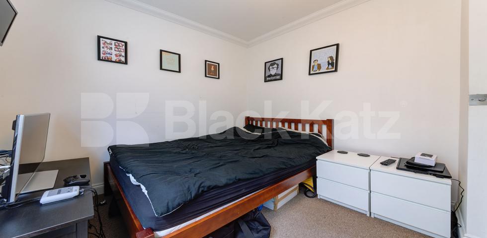 			2 Bedroom, 1 bath, 1 reception Flat			 Hillmarton Road, HILLMARTON CONSERVATION